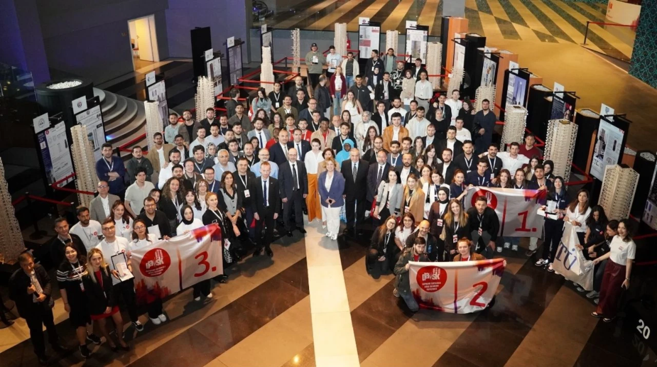 Geleceğin mühendisleri yarıştı, depreme en dayanıklı tasarım ödüllendirildi