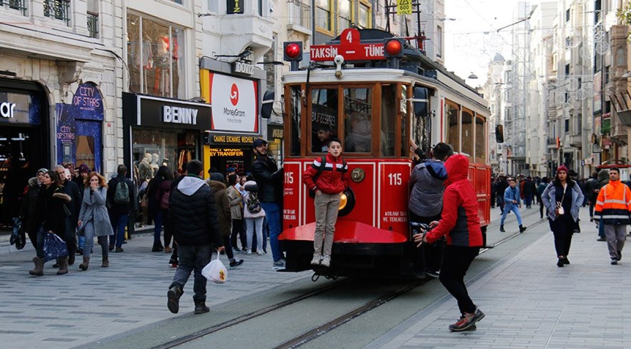 İstiklal Caddesi Yenilendi