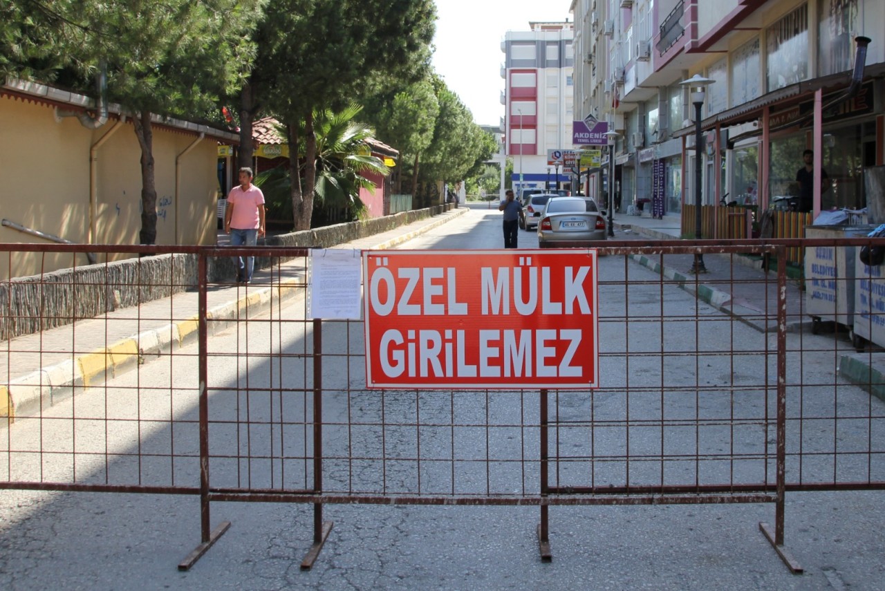 Davayı Kazandı, Yolu Trafiğe Kapattı!