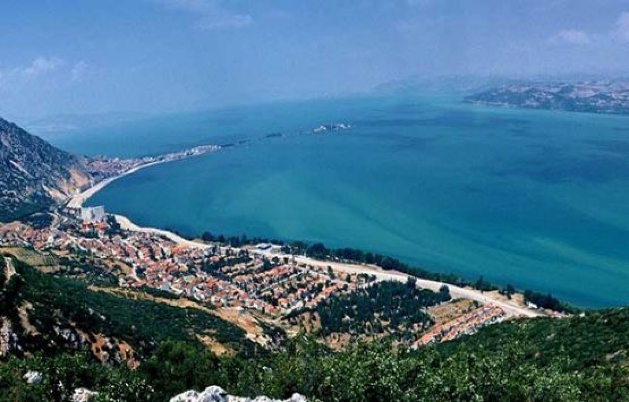 Eğirdir Gölü Plajında Otel İnşaatı Başladı