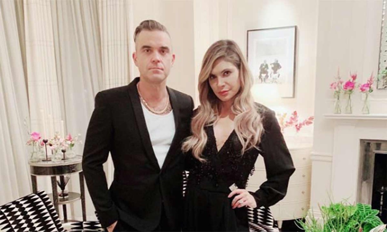 Ayda ve Robbie Williams Beverly Hills’teki Evlerinin Kapılarını Açtı