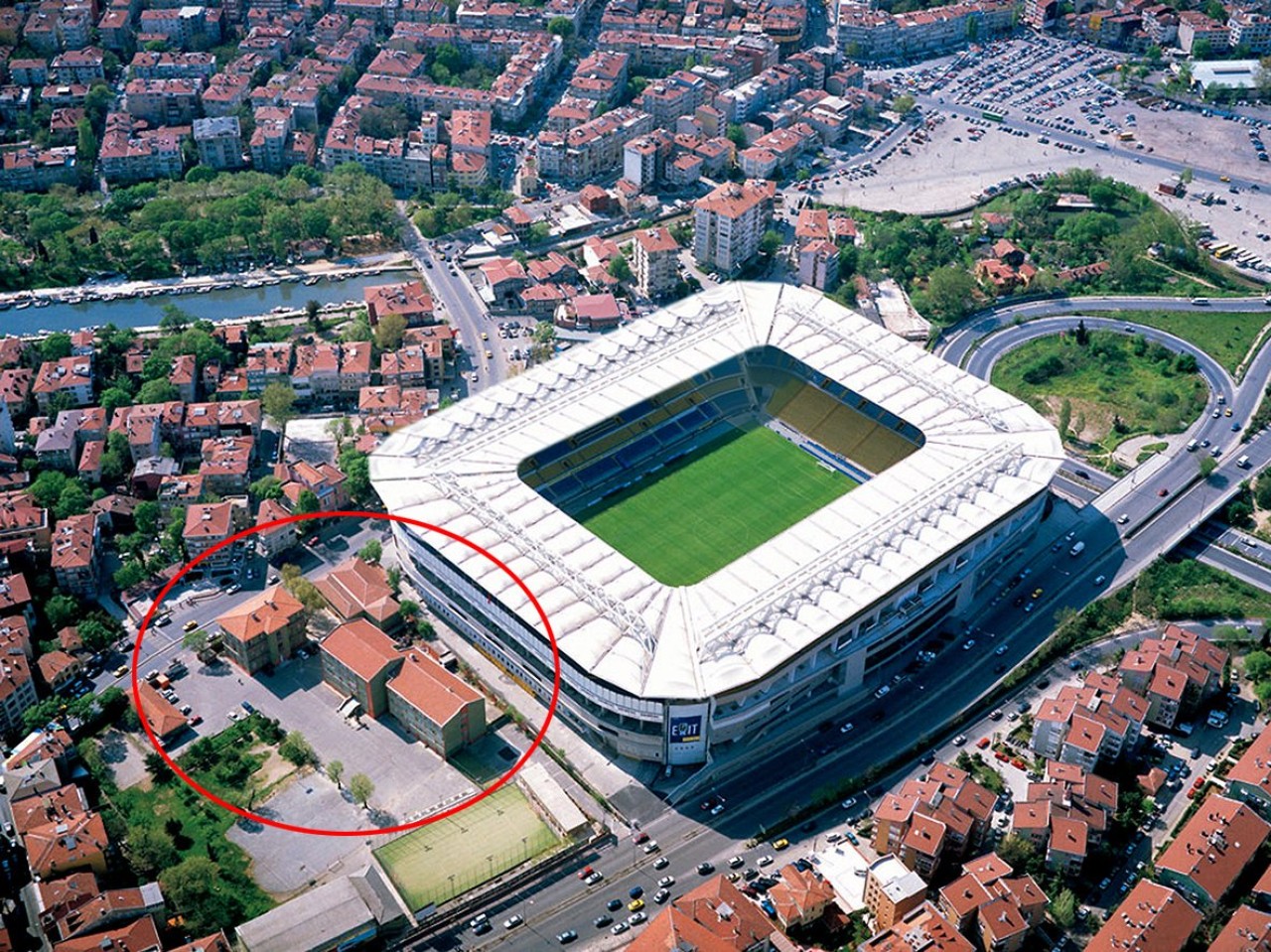 Fenerbahçe, Kenan Evren Lisesi Arazisini Kiraladı