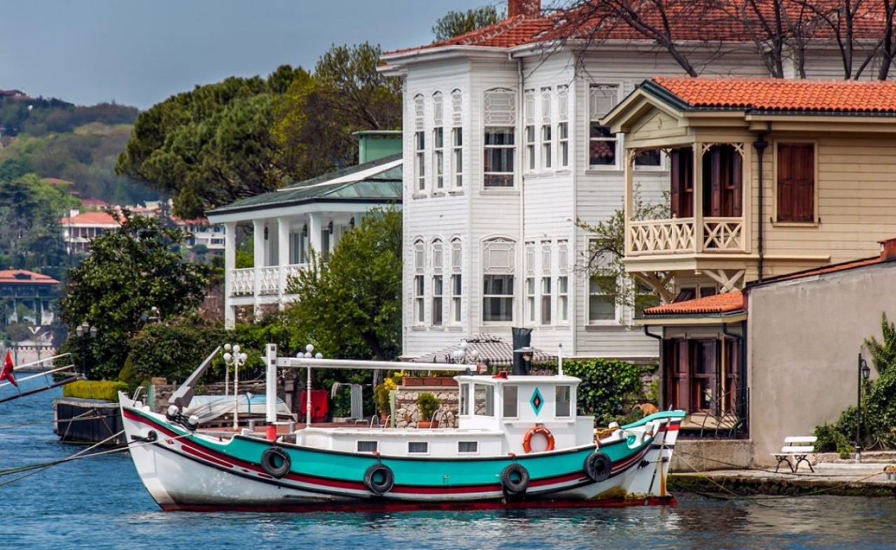 Zengin Araplar İstanbul'daki Yalıların Peşinde