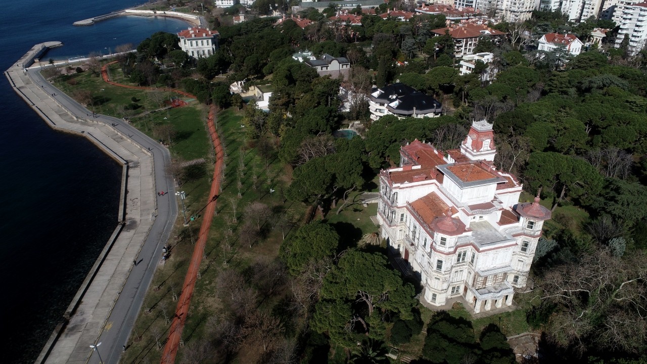 Caddebostan'daki Perili Köşk İcradan Satışa Çıktı