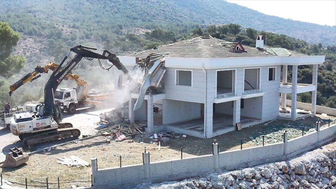 Muğla'da Kaçak Yapıya Geçit Verilmiyor