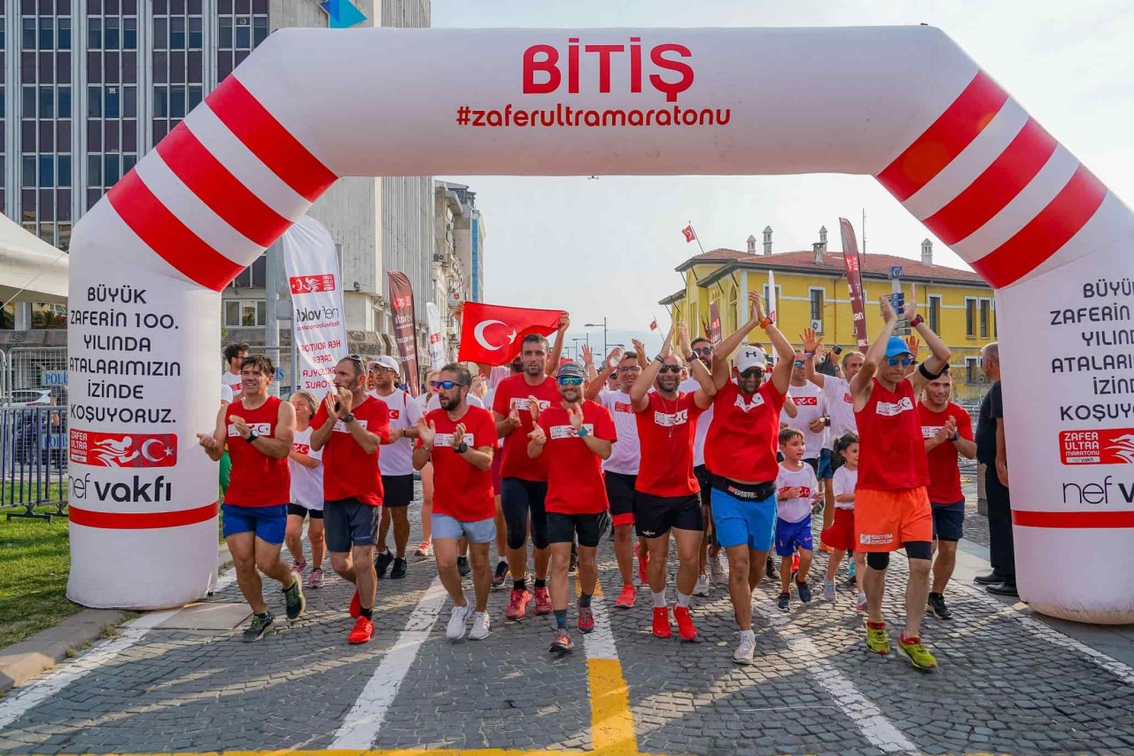 295 Kilometrelik Zafer Ultra Maratonu İzmir'de Noktalandı