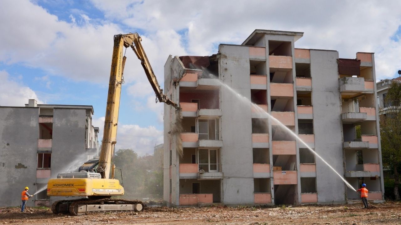 Kiptaş'tan Bakırköy'de Kentsel Dönüşüm Yıkımı