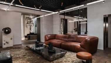 Tanju Özelgin, Milano Design Week 2025’te  Henge için tasarladığı özel koleksiyonla yer aldı