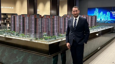 Gayrimenkulde sahadan gelen bir yönetici...