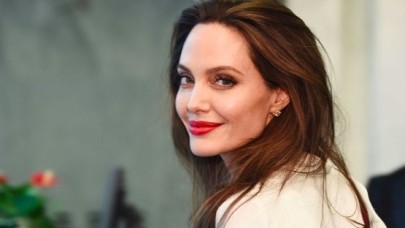 Angelina Jolie'nin Yeni Aşkı Emlakçı Çıktı